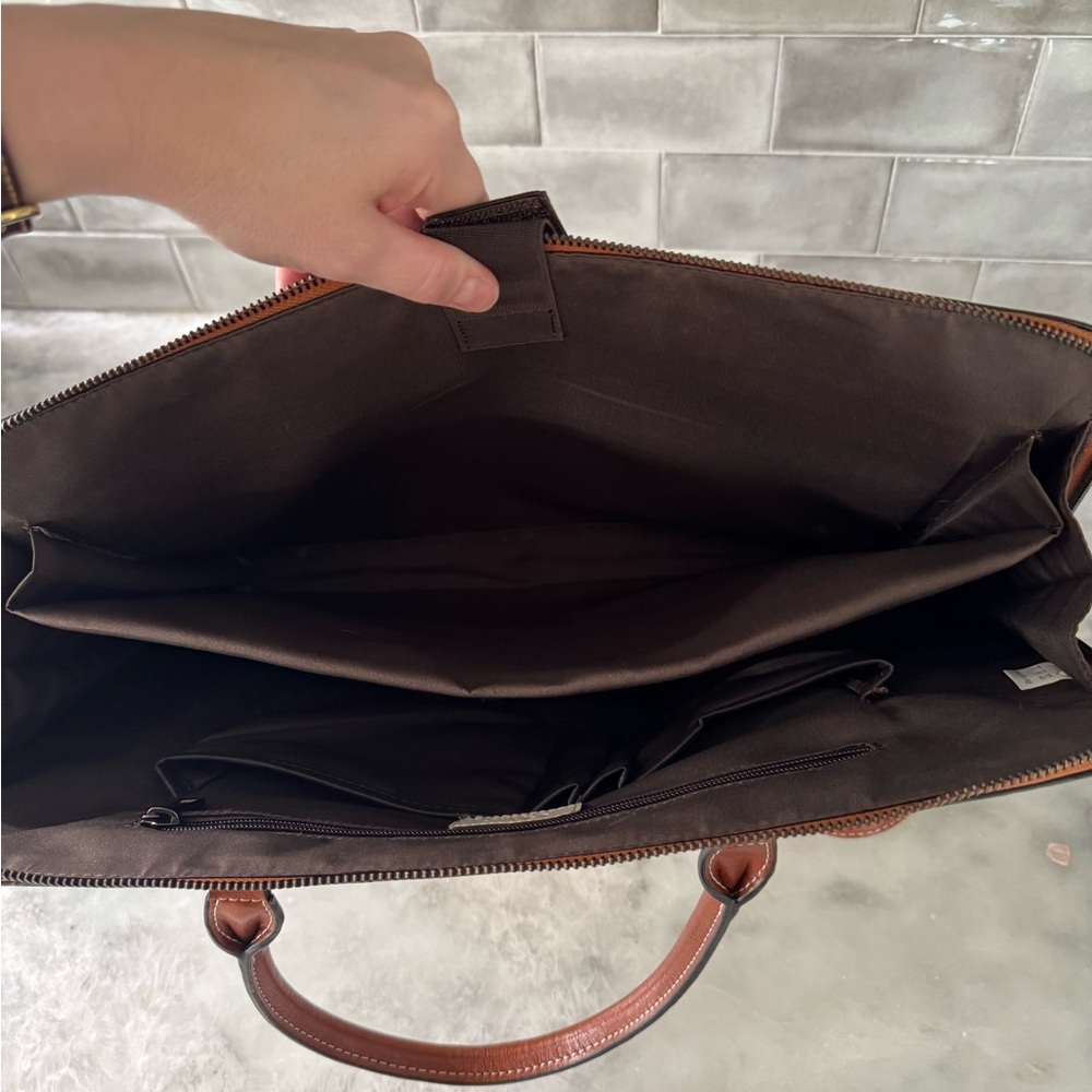 Cluci Cream and Brown Leather Tote - Picture 6 of 7